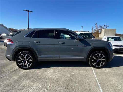 2025 Volkswagen Atlas Cross Sport 2.0T SEL Premium
