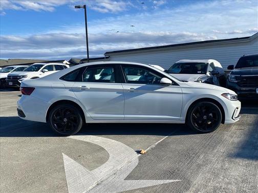 2026 Volkswagen Jetta 1.4T SE