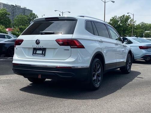 2024 Volkswagen Tiguan 2.0T SE 4MOTION