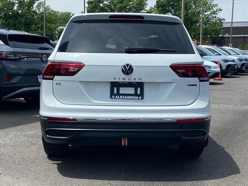 2024 Volkswagen Tiguan 2.0T SE 4MOTION