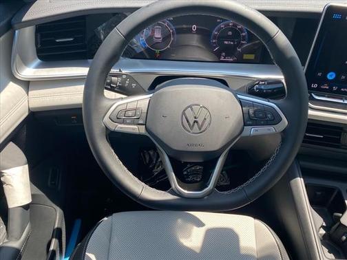 2025 Volkswagen Tiguan 2.0T SE 4MOTION