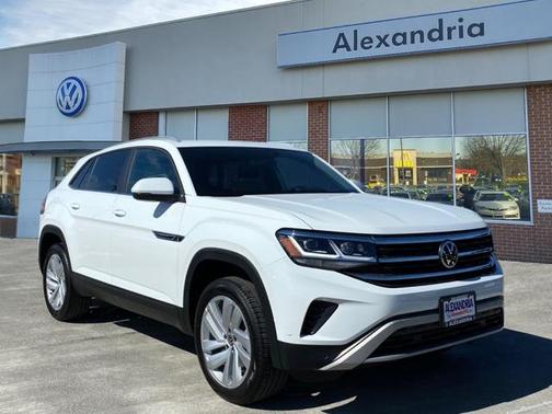 Photo 1 of 26 of 2021 Volkswagen Atlas Cross Sport 2.0T SE w/Technology