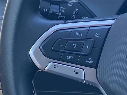 2025 Volkswagen Tiguan 2.0T SE 4MOTION