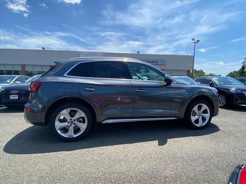 2022 Audi Q5 45 S line Premium Plus