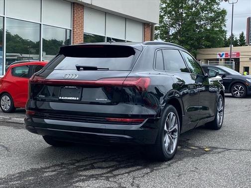 2021 Audi e-tron Premium Plus