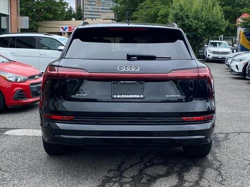 2021 Audi e-tron Premium Plus