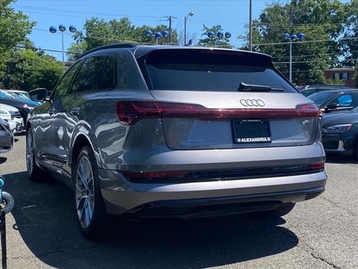2021 Audi e-tron Prestige