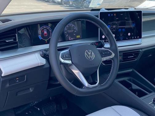 2025 Volkswagen Tiguan 2.0T SE 4MOTION