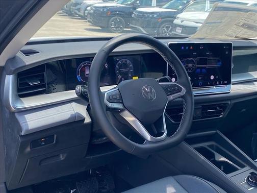 2025 Volkswagen Tiguan 2.0T SE 4MOTION