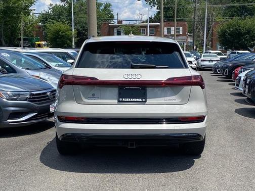 2021 Audi e-tron Prestige