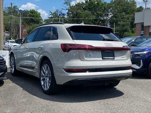 2021 Audi e-tron Prestige