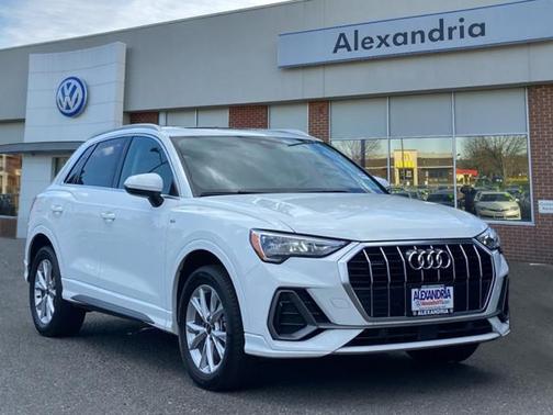 2022 Audi Q3 45 S line Premium