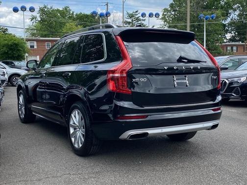 2016 Volvo XC90 T6 Momentum