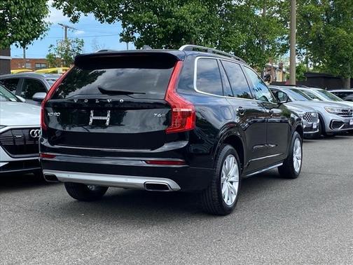2016 Volvo XC90 T6 Momentum