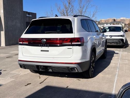 2025 Volkswagen Atlas Peak Edition 4Motion