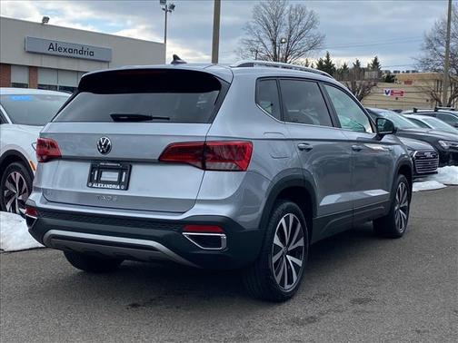 2024 Volkswagen Taos 1.5T SE