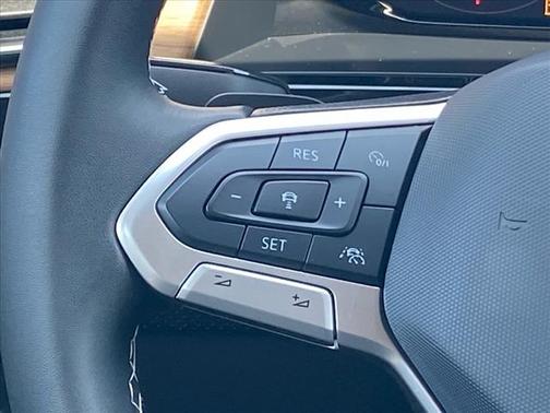 2024 Volkswagen Atlas 2.0T SE w/Technology 4MOTION