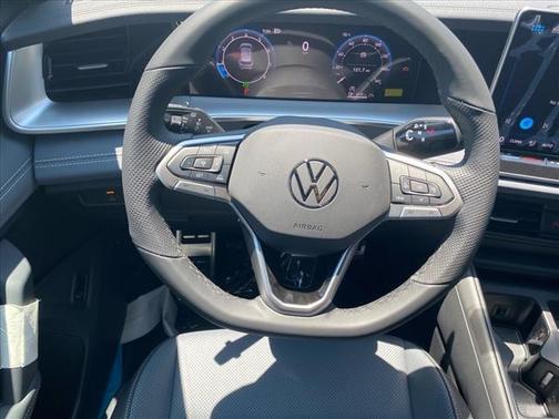 2025 Volkswagen Tiguan 2.0T SE R-Line Black 4MOTION