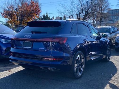 2022 Audi e-tron Premium