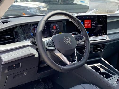 2025 Volkswagen Tiguan 2.0T SE 4MOTION