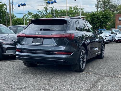 2021 Audi e-tron Premium