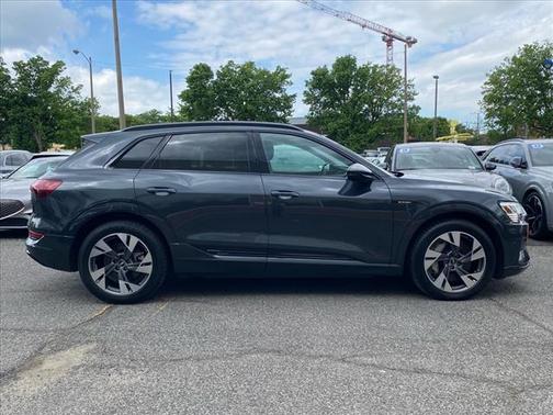 2021 Audi e-tron Premium