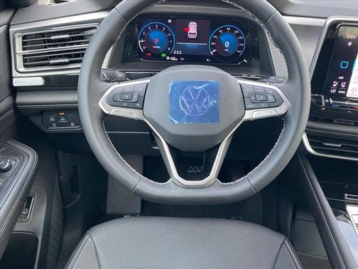 2026 Volkswagen Atlas Cross Sport 2.0T SE w/Technology 4MOTION