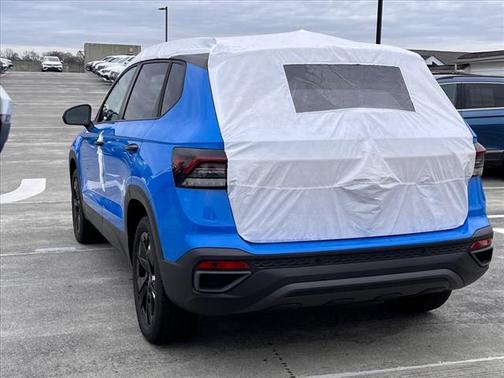 2025 Volkswagen Taos SE Black