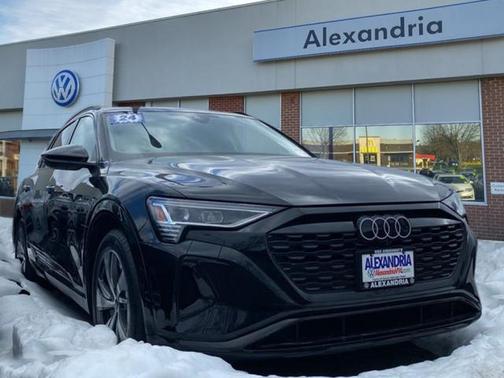 2024 Audi Q8 e-tron Premium