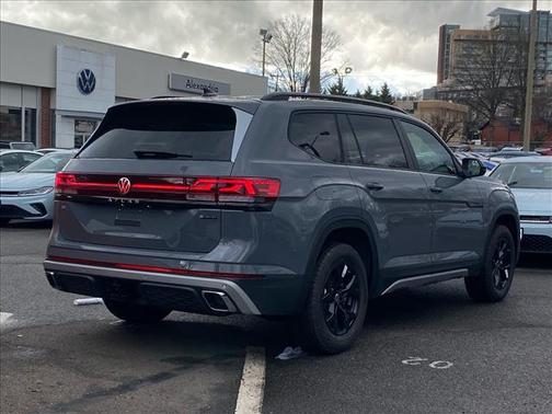 2026 Volkswagen Atlas Peak Edition