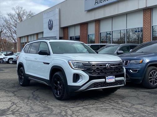 2025 Volkswagen Atlas 2.0T Peak Edition