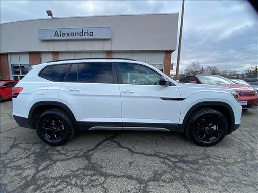 2025 Volkswagen Atlas 2.0T Peak Edition
