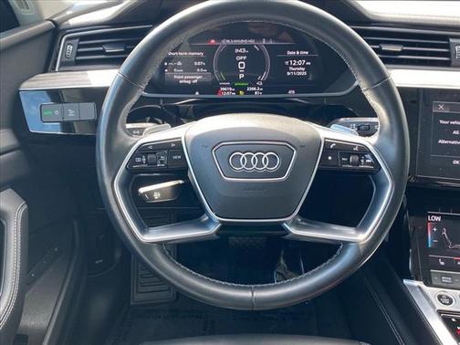 2022 Audi e-tron Premium