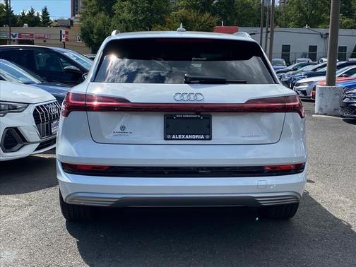 2022 Audi e-tron Premium
