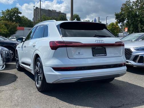 2022 Audi e-tron Premium