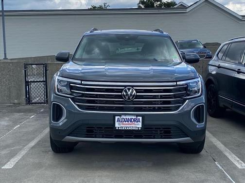 2025 Volkswagen Atlas 2.0T SE w/Technology 4MOTION