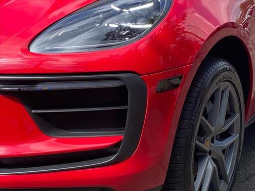 2022 Porsche Macan Base