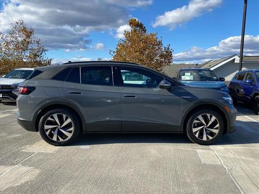 2023 Volkswagen ID.4 Pro