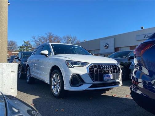 2023 Audi Q3 Premium 45 TFSI S line quattro Tiptronic