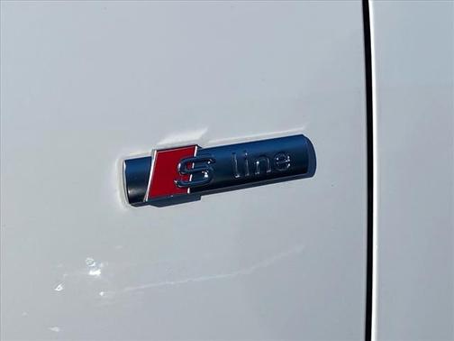 2023 Audi Q3 Premium 45 TFSI S line quattro Tiptronic