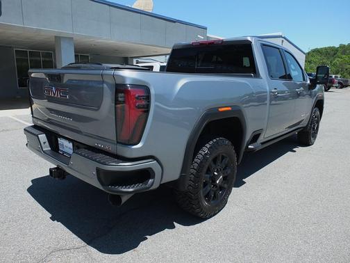 Sterling Metallic 2025 GMC Sierra 2500 AT4