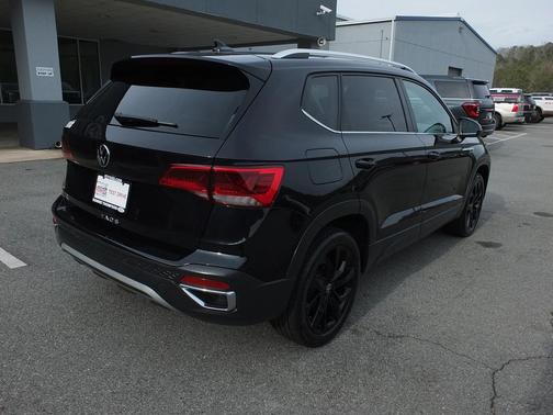 2024 Volkswagen Taos 1.5T SE