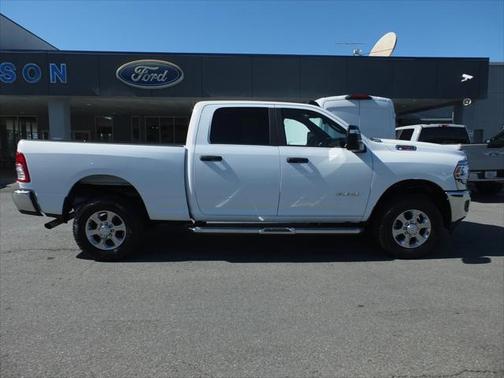 2023 RAM 2500 Big Horn Crew Cab 4x4 6'4' Box