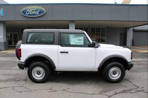 2025 Ford Bronco Base