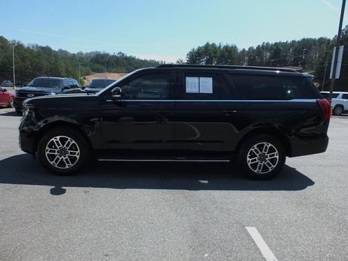 Black Metallic 2025 Ford Expedition Max Active 4x2