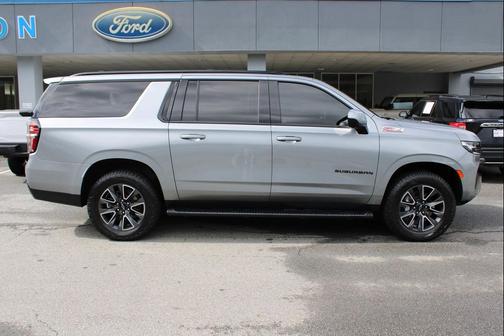 2023 Chevrolet Suburban 4WD Z71
