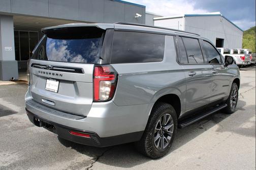 2023 Chevrolet Suburban 4WD Z71