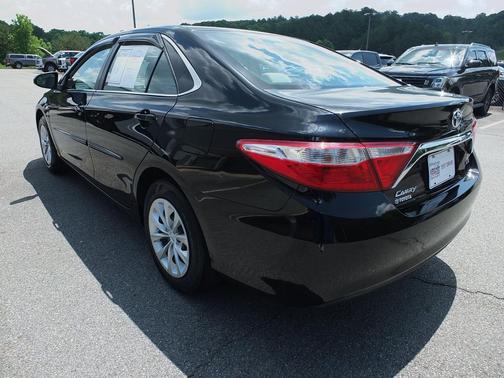 Midnight Black Metallic 2017 Toyota Camry LE