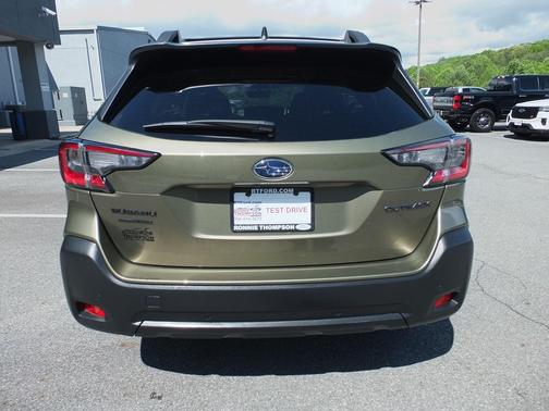 Green Metallic 2025 Subaru Outback Onyx Edition