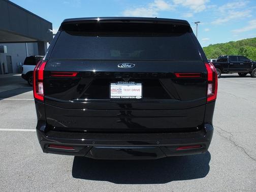 Agate Black Metallic 2026 Ford Expedition Platinum